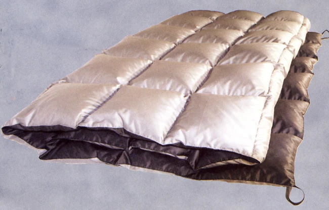 Western Mountaineering Cloud 9 Comforter Queen 3 Western Mountaineering Cloud 9 Comforter Queen